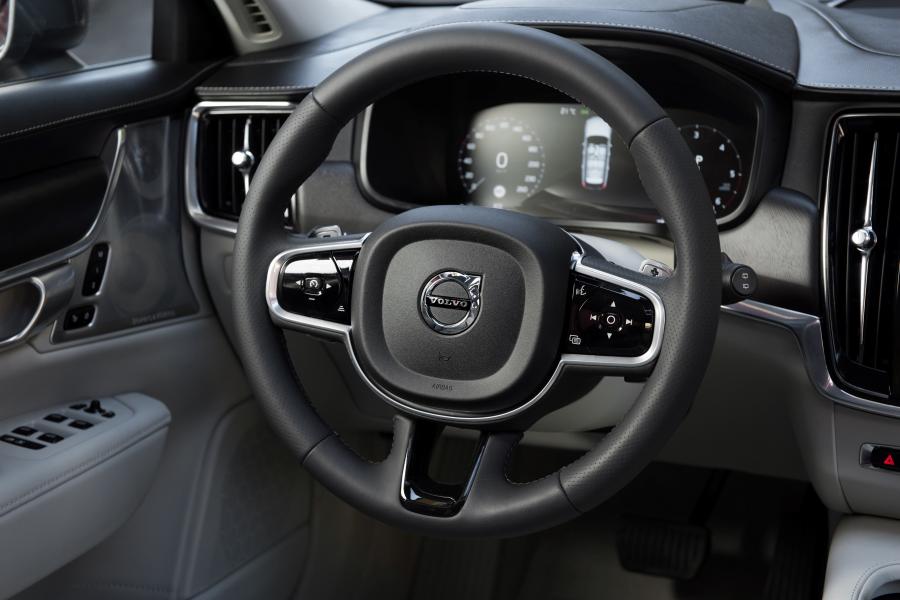 Панель приборов Volvo V90 T6 Cross Country 2016 года  (фото 99 из 104)